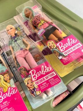 Two barbie dolls set